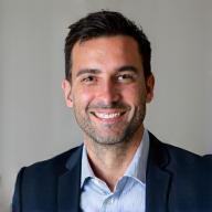 Ritratto professionale di Mario Costa